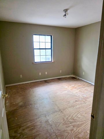 417 W Huffman Street, Krum, TX 76249
