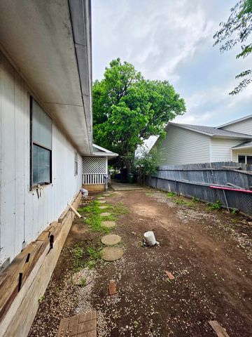 417 W Huffman Street, Krum, TX 76249