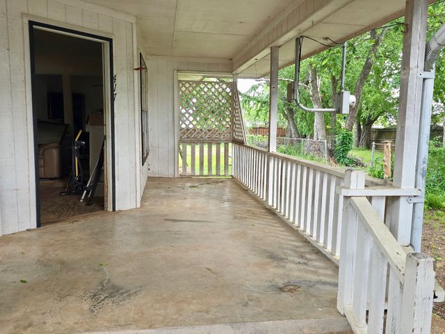 417 W Huffman Street, Krum, TX 76249