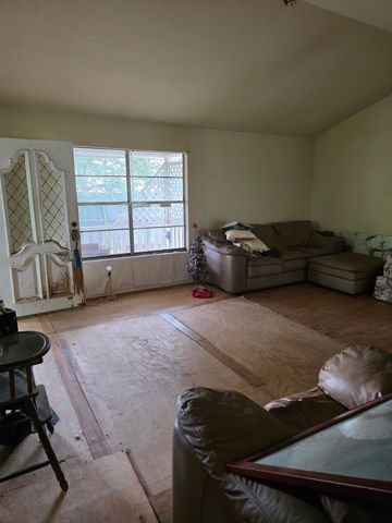 417 W Huffman Street, Krum, TX 76249