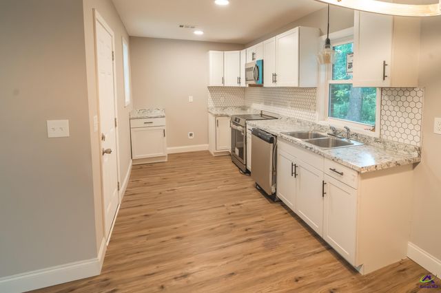 1102 Green St, Warner Robins, GA 31093