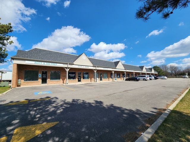 2450 Grass Lake Road C, Lindenhurst, IL 60046