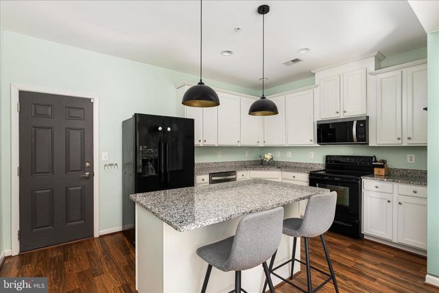 14810 MASON CREEK CIR, Woodbridge, VA 22191