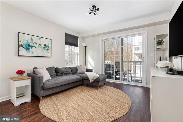 14810 MASON CREEK CIR, Woodbridge, VA 22191