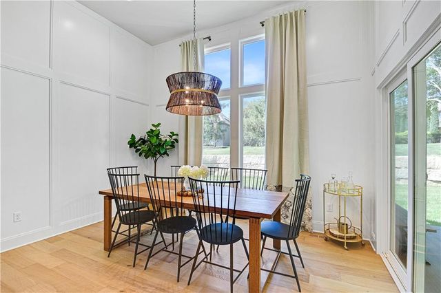 25078 W 98th Place, Lenexa, KS 66227