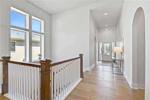 25078 W 98th Place, Lenexa, KS 66227