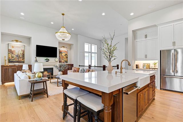 25078 W 98th Place, Lenexa, KS 66227