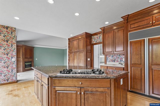 744 Creekside Dr SE, Salem, OR 97306