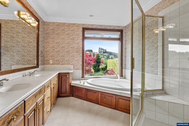 744 Creekside Dr SE, Salem, OR 97306