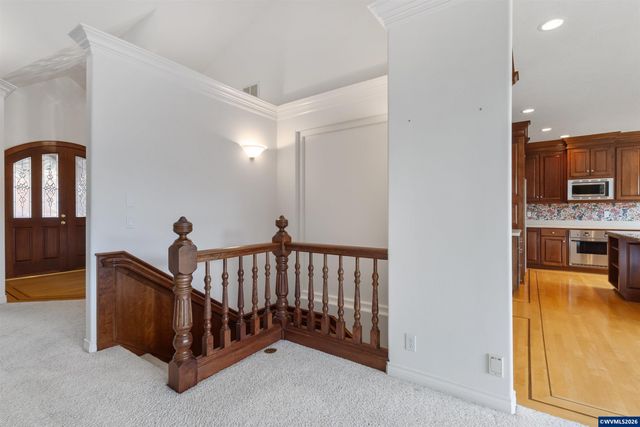 744 Creekside Dr SE, Salem, OR 97306