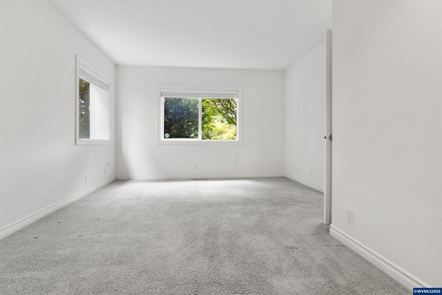 744 Creekside Dr SE, Salem, OR 97306