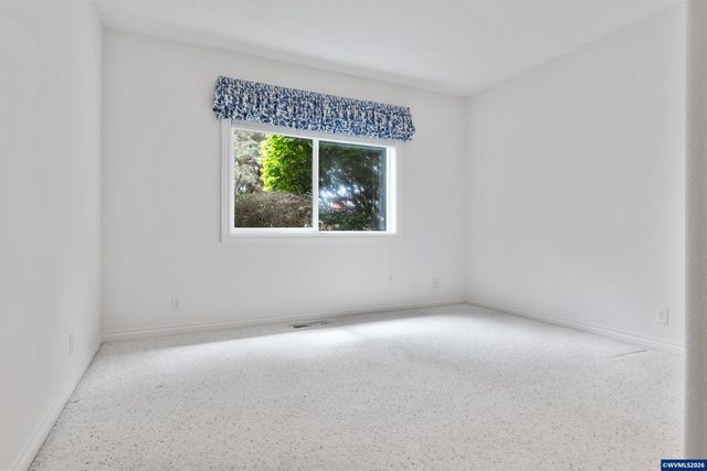 744 Creekside Dr SE, Salem, OR 97306