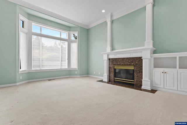 744 Creekside Dr SE, Salem, OR 97306