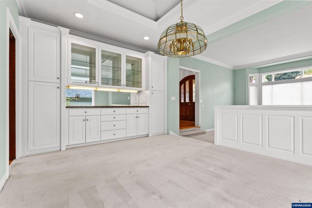 744 Creekside Dr SE, Salem, OR 97306