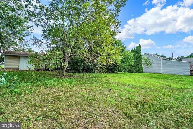 237 CLOVERLANE DR, Manchester, PA 17345