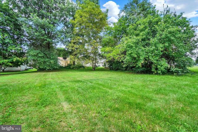 237 CLOVERLANE DR, Manchester, PA 17345