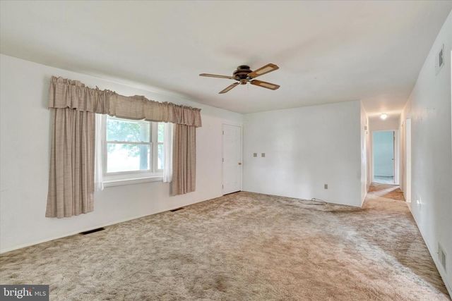 237 CLOVERLANE DR, Manchester, PA 17345