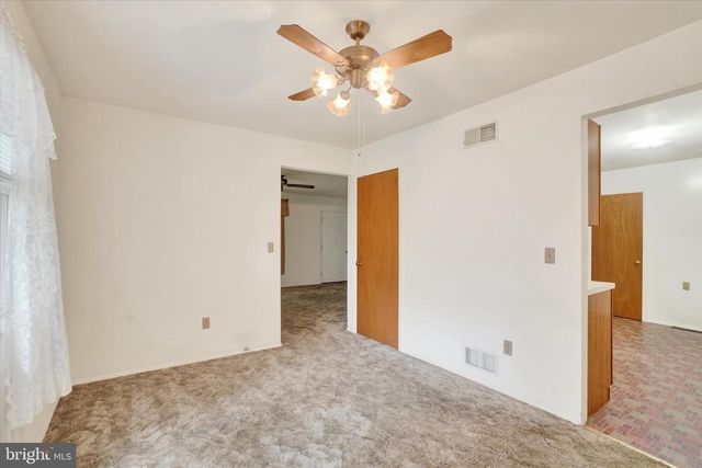 237 CLOVERLANE DR, Manchester, PA 17345