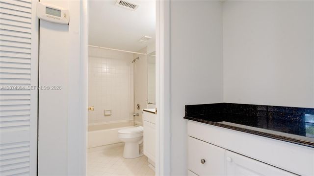 114 Lake Emerald Drive 409, Oakland Park, FL 33309