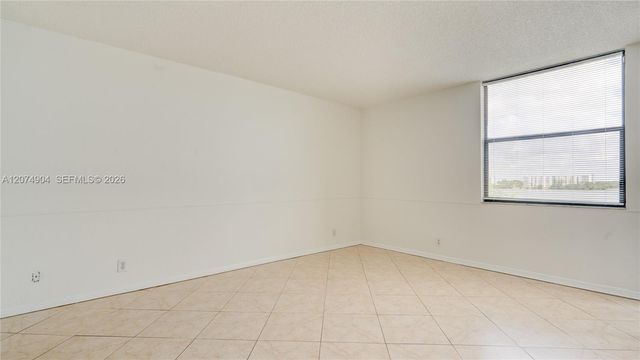 114 Lake Emerald Drive 409, Oakland Park, FL 33309