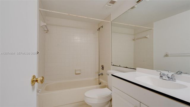 114 Lake Emerald Drive 409, Oakland Park, FL 33309