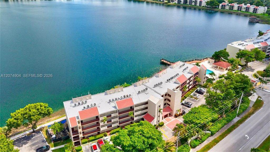 114 Lake Emerald Drive 409, Oakland Park, FL 33309
