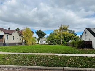 1670 Richmond Avenue, Lincoln Park, MI 48146