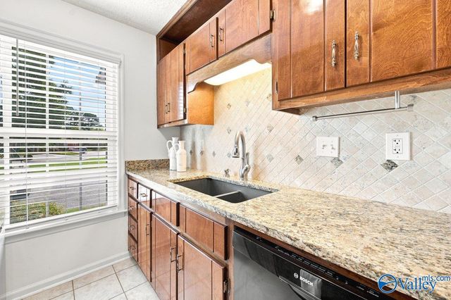 8151 Oldfield Road SW 2, Huntsville, AL 35802
