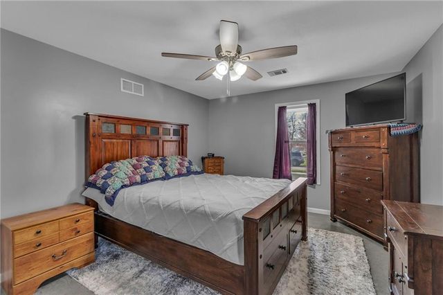 330 High Street, Cameron, MO 64429