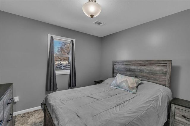 330 High Street, Cameron, MO 64429
