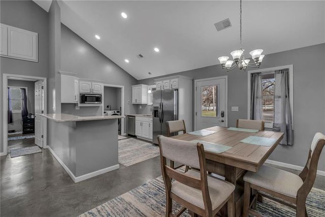 330 High Street, Cameron, MO 64429