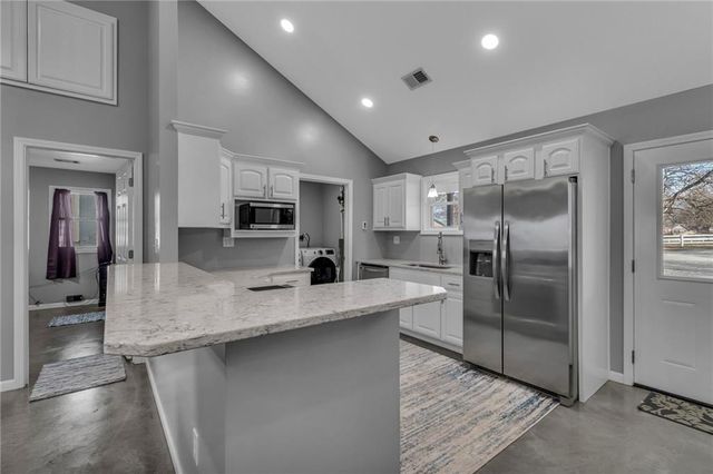 330 High Street, Cameron, MO 64429