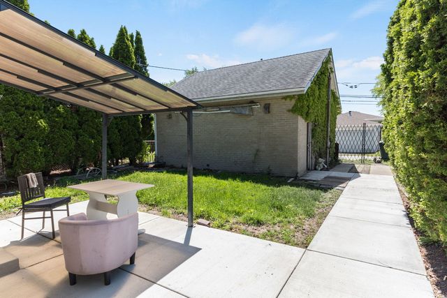 4605 Jerome Avenue, Skokie, IL 60076