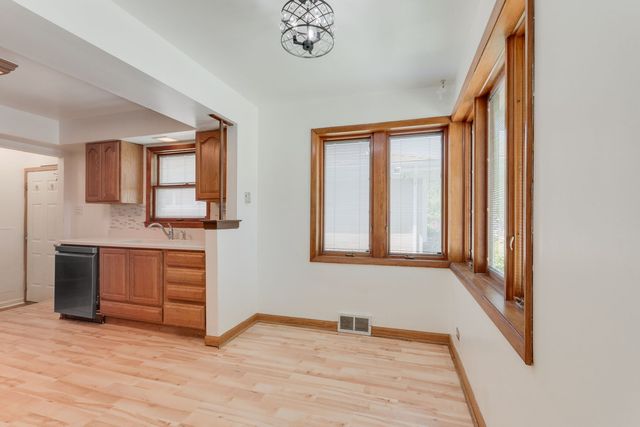 4605 Jerome Avenue, Skokie, IL 60076
