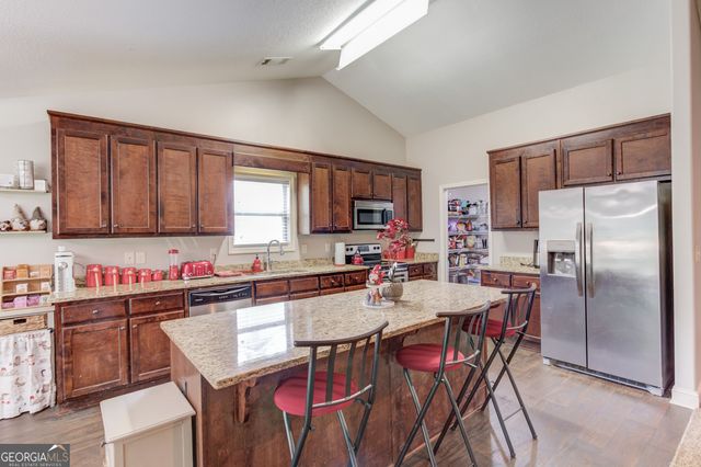 154 Rolling Oaks Lane, Colbert, GA 30628