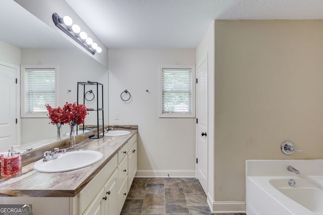 154 Rolling Oaks Lane, Colbert, GA 30628