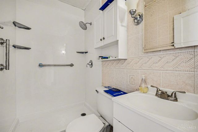5682 Colerain Avenue, Cincinnati, OH 45239