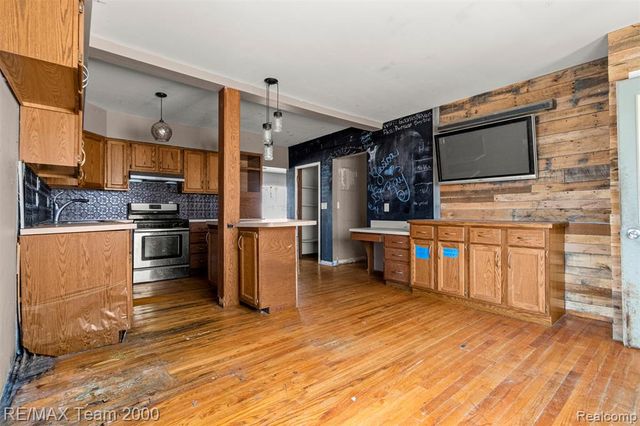 9267 Glenis Street, Taylor, MI 48180