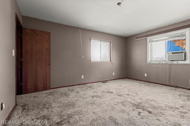 9267 Glenis Street, Taylor, MI 48180