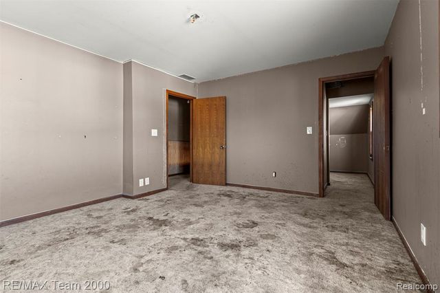 9267 Glenis Street, Taylor, MI 48180