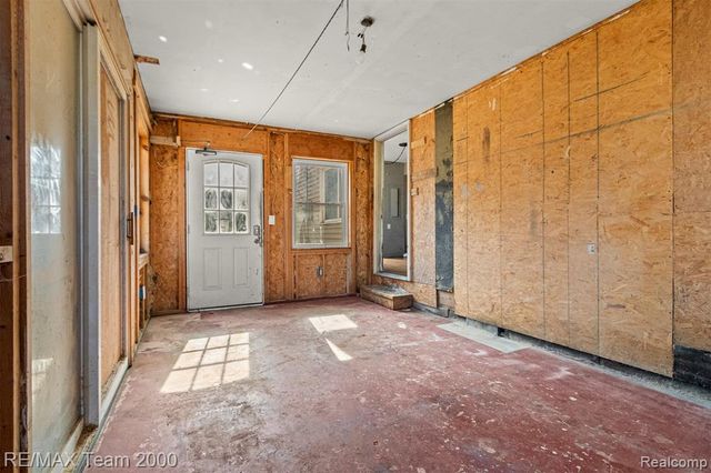 9267 Glenis Street, Taylor, MI 48180