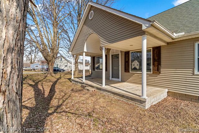 9267 Glenis Street, Taylor, MI 48180