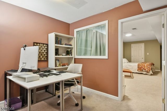 32 Mayflower Dr, Bernards Twp., NJ 07920