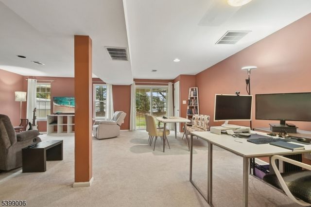 32 Mayflower Dr, Bernards Twp., NJ 07920