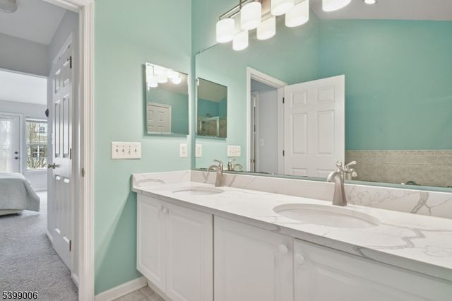 32 Mayflower Dr, Bernards Twp., NJ 07920