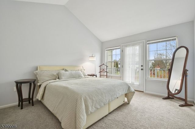 32 Mayflower Dr, Bernards Twp., NJ 07920