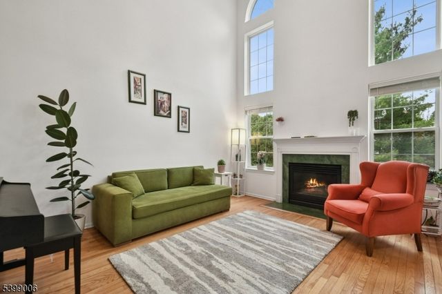 32 Mayflower Dr, Bernards Twp., NJ 07920