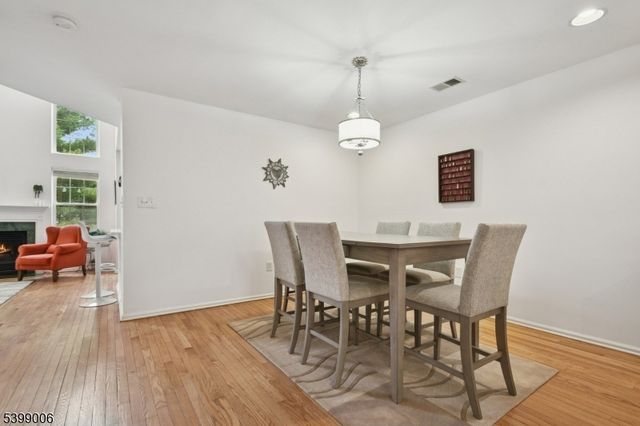 32 Mayflower Dr, Bernards Twp., NJ 07920