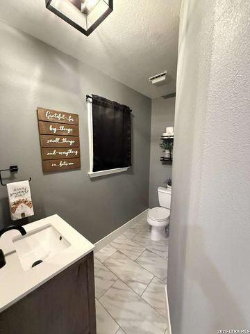 25715 GREEN RIVER DR, San Antonio, TX 78260