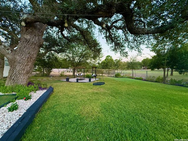 25715 GREEN RIVER DR, San Antonio, TX 78260